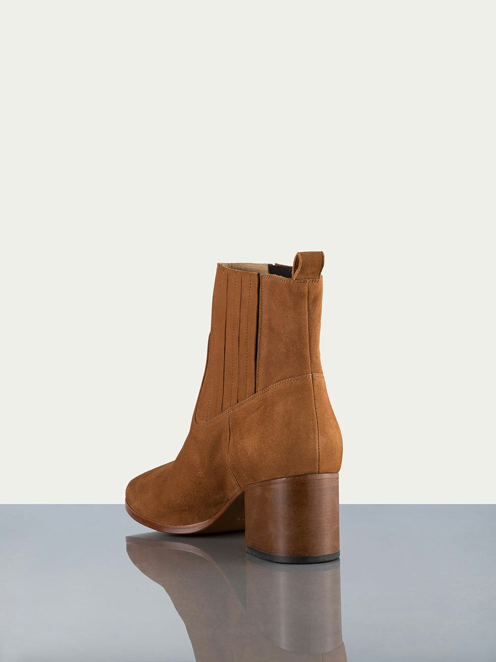 bootie back view alt:fit2 alt:hover